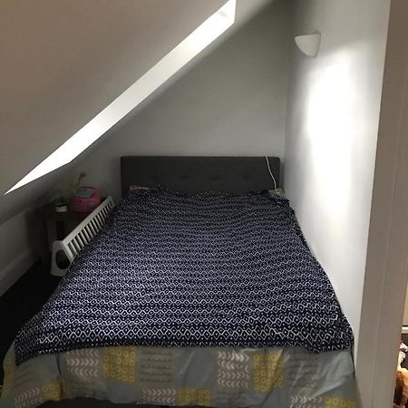 2 X Double Rooms In Cheam Luaran gambar