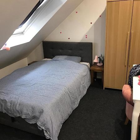 2 X Double Rooms In Cheam Luaran gambar