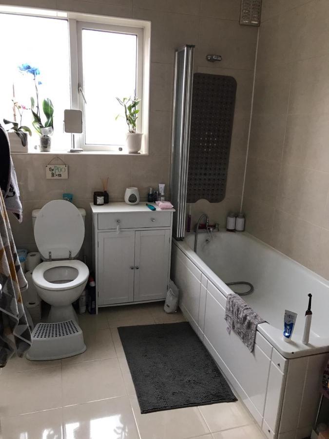 2 X Double Rooms In Cheam Luaran gambar